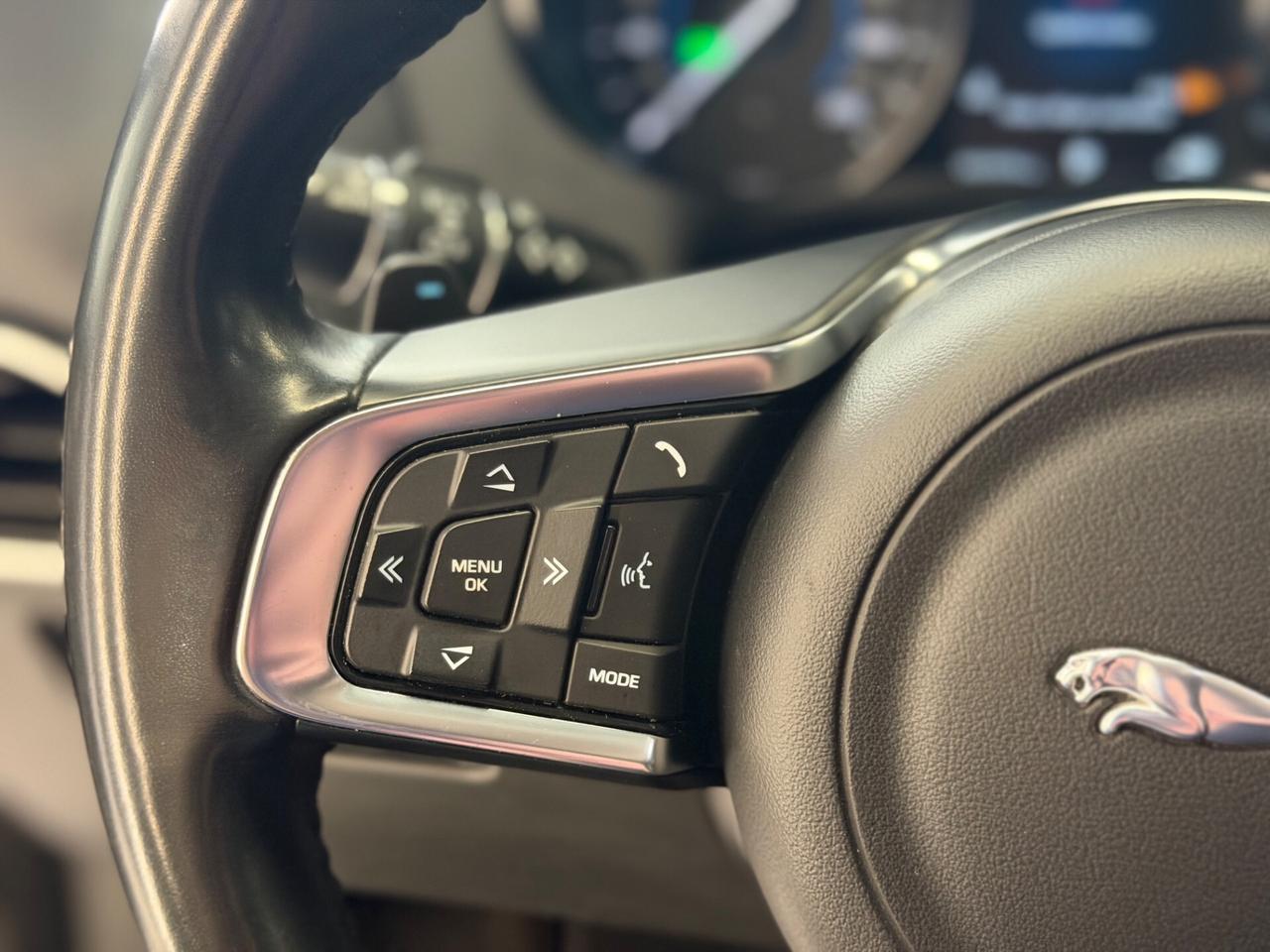 Jaguar F-Pace 2.0 D 180 CV AWD PRESTIGE