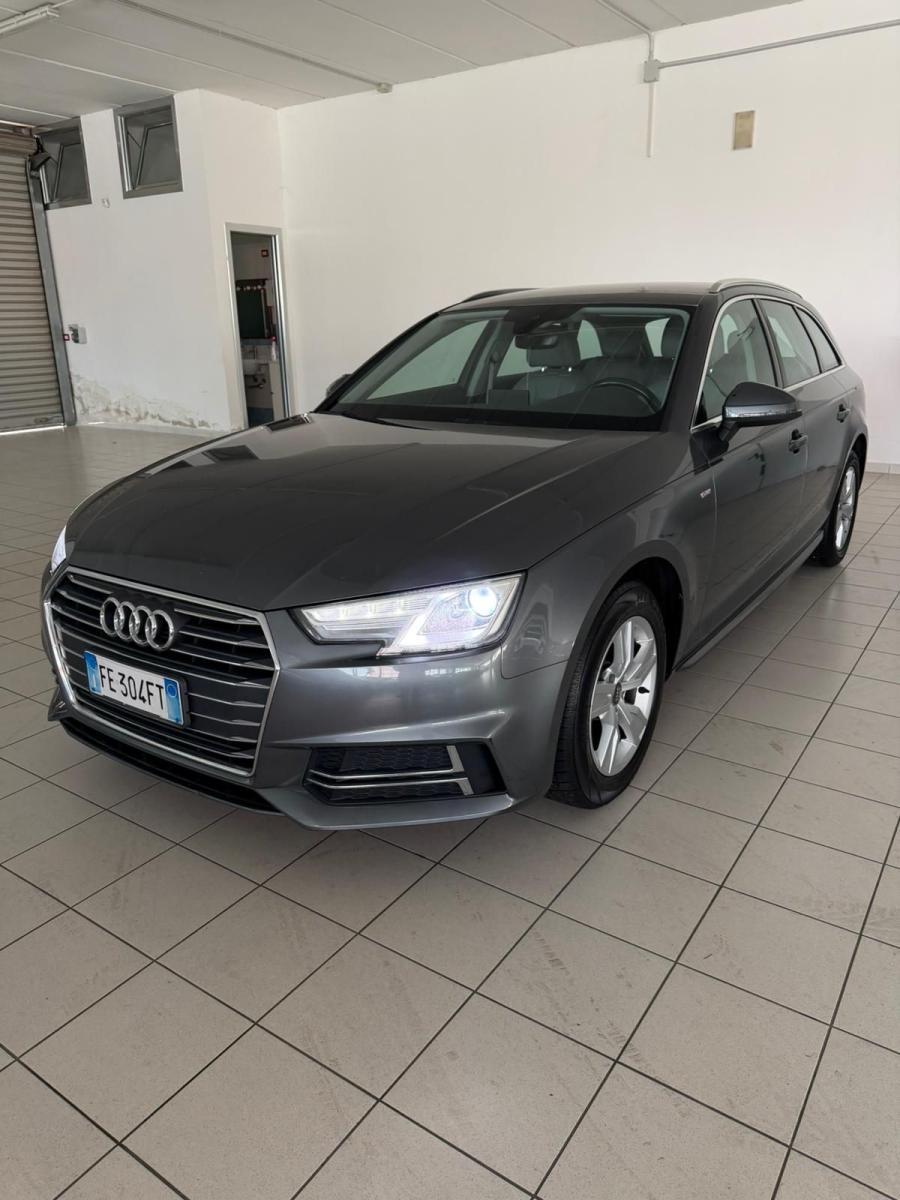 AUDI - A4 - 2.0 TDI 150CV s line
