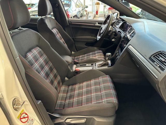 VOLKSWAGEN Golf GTI Performance 2.0 245 CV TSI DSG - 19" - LED