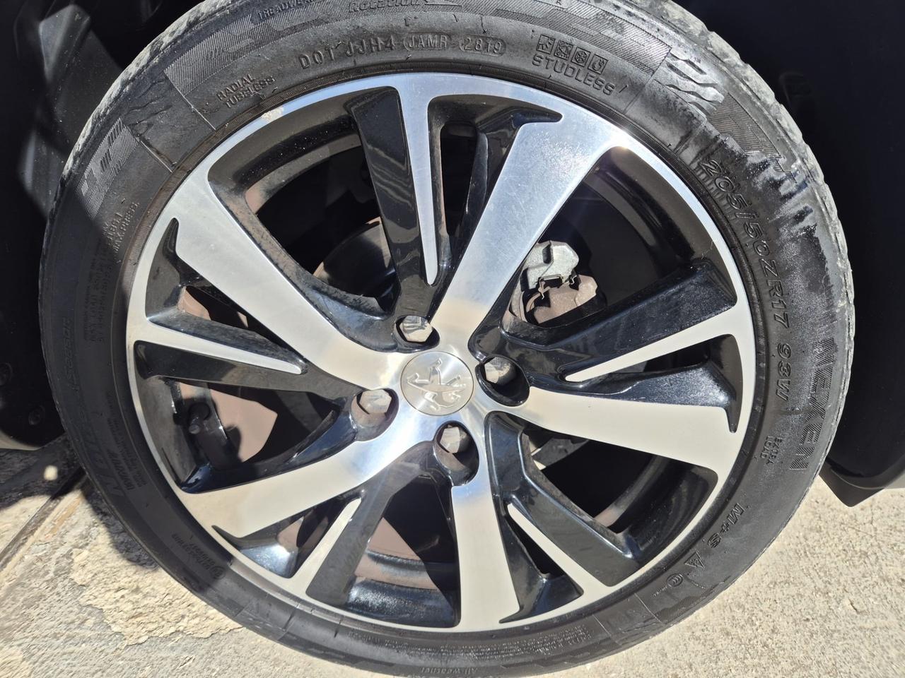 Peugeot 2008 BlueHDi 100 Allure