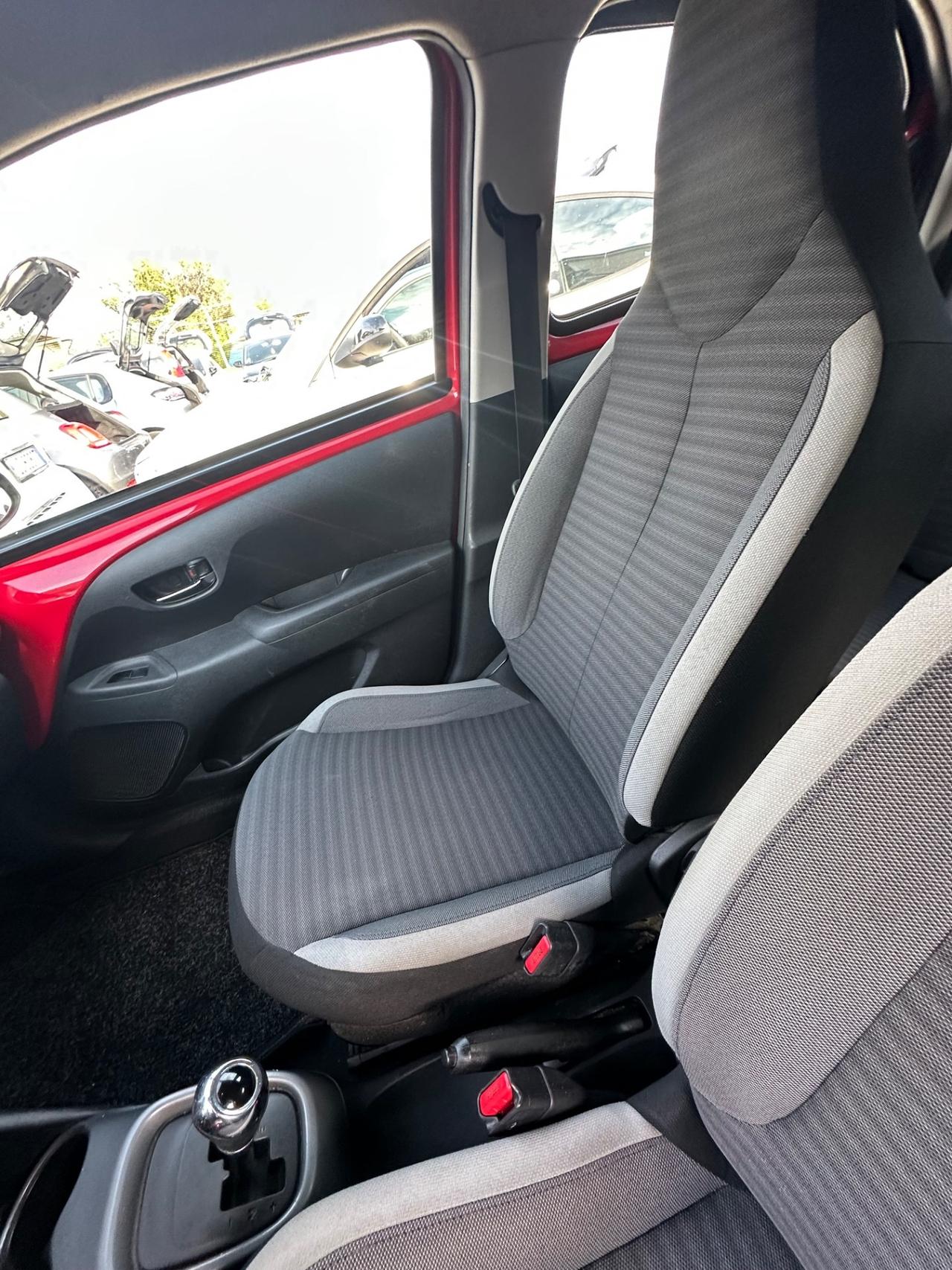 Toyota Aygo 1.0 VVT-i 72 CV 5 porte x-play MMT