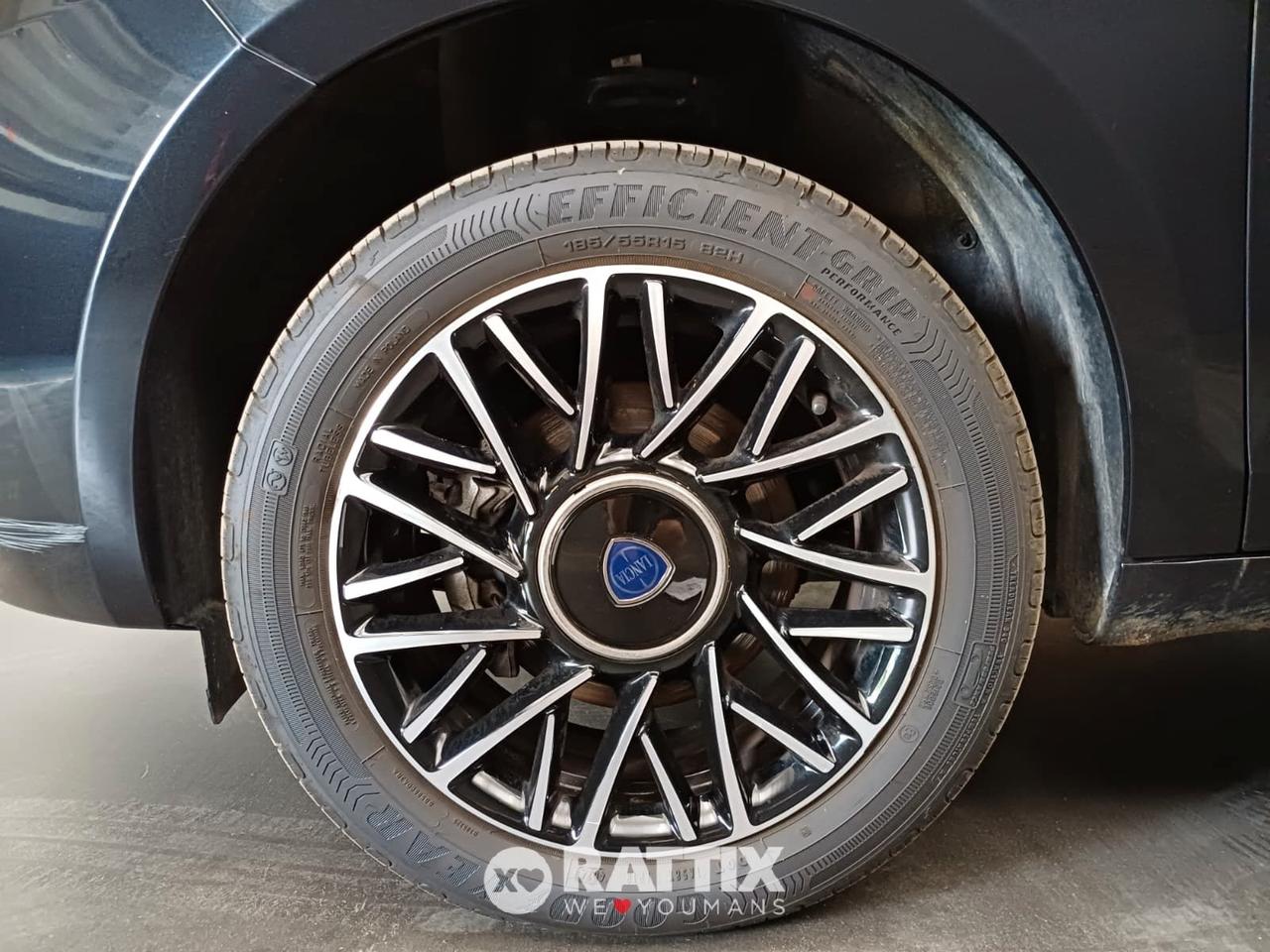 Lancia Ypsilon 1.0 Firefly Hybrid 70CV Platino