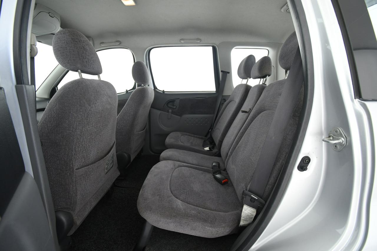 TOYOTA Yaris Verso 1.3 Luna X COMMERCIANTI