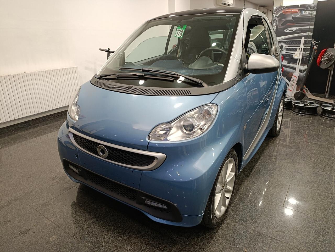 Smart ForTwo 1.0 71cv MHD coupé passion Km 68.006 certificati