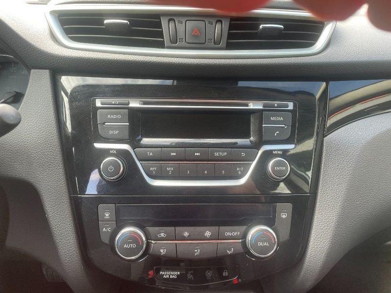 Nissan Qashqai 1.6 dCi 2WD C.AUTOMATICO 1°PROP-GARANZIA-KM CERTIF