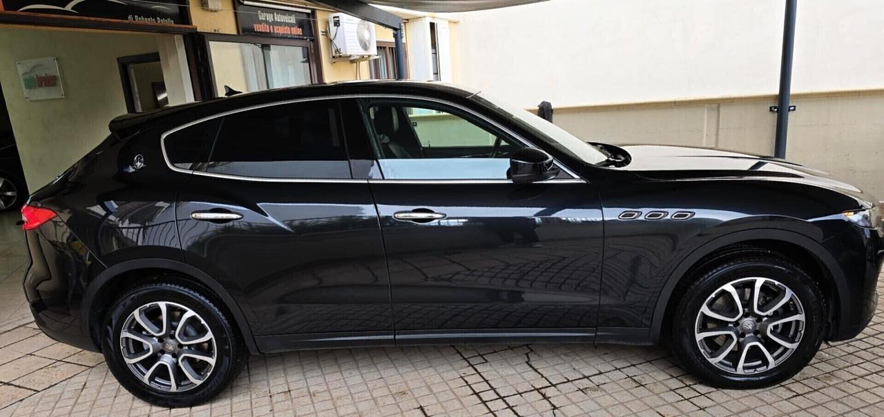 MASERATI LEVANTE 3.0 DIESEL 250cv GRANLUSSO Q4