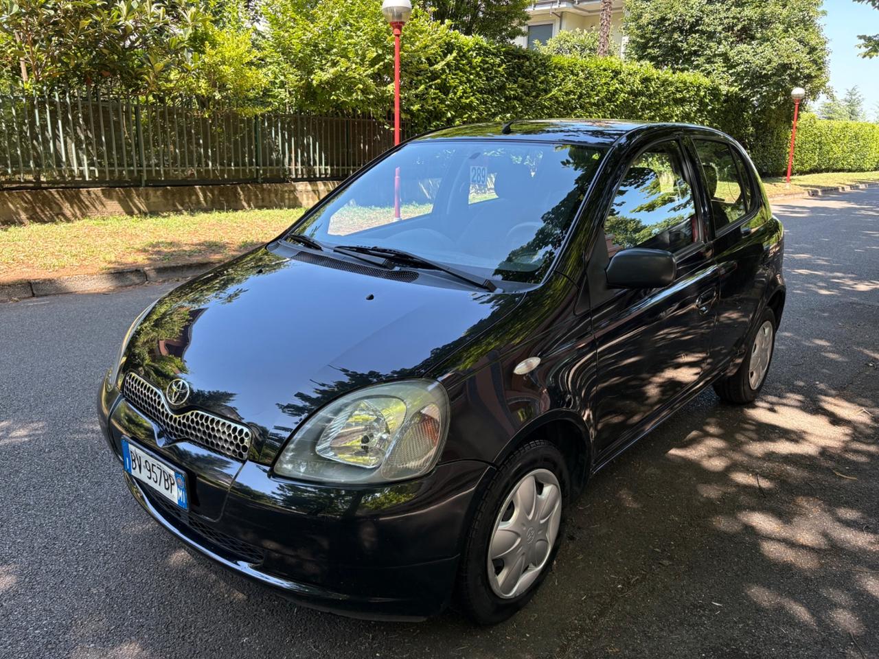 Toyota Yaris 1.0i 16V cat 5 porte Sol