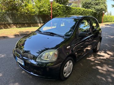 Toyota Yaris 1.0i 16V cat 5 porte Sol