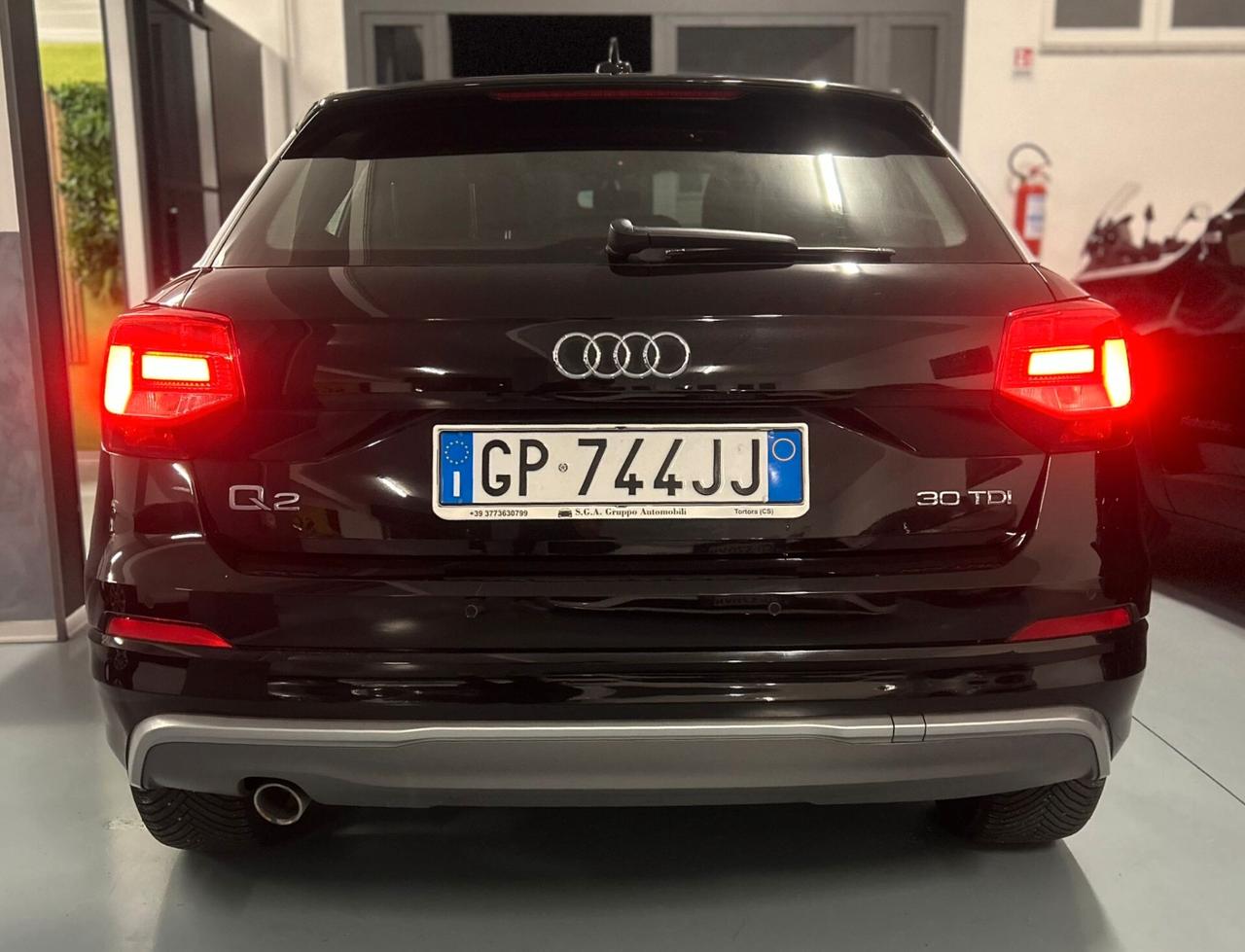 Audi Q2 30 TDI S tronic Identity Black