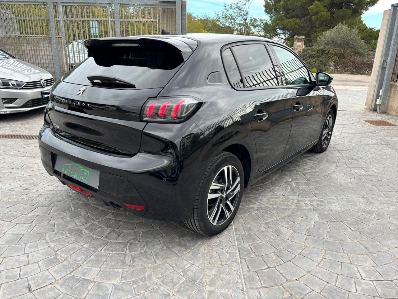 Peugeot 208 PureTech 100cv EAT8 5p Allure Pack