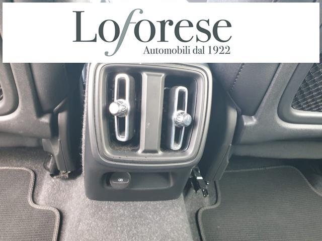 VOLVO XC40 B4 AWD Geartronic R-design