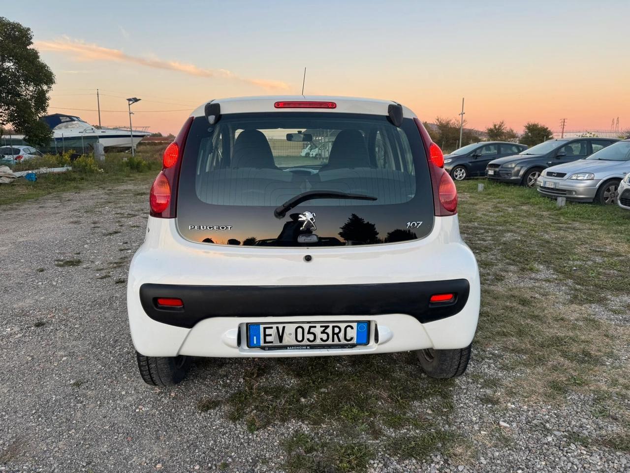 Peugeot 107 1.0 5 porte del 2014 SOLO 136.000 KM