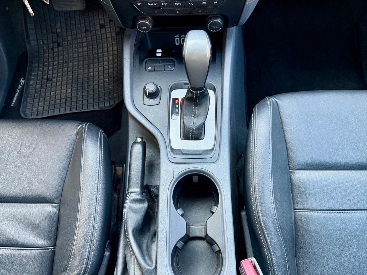 Ford Ranger 3.2 tdci double cab Limited 200cv auto con Cassone