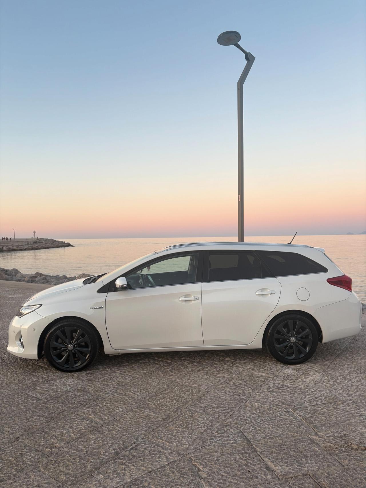 Toyota Auris 1.8 Hybrid batterie garantite