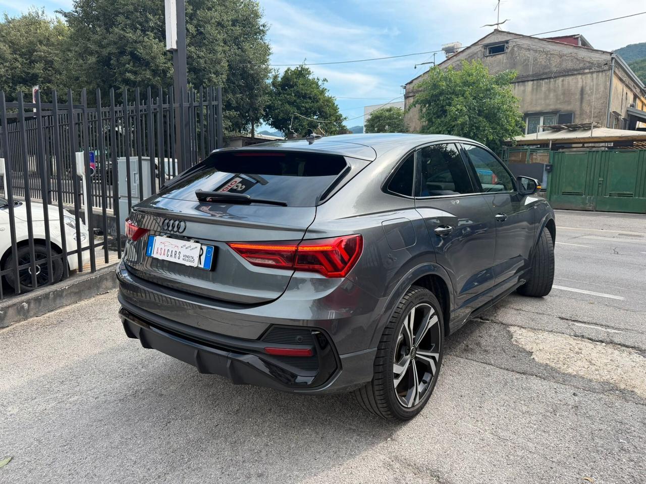 Audi Q3 35 TDI S tronic line edition identity black