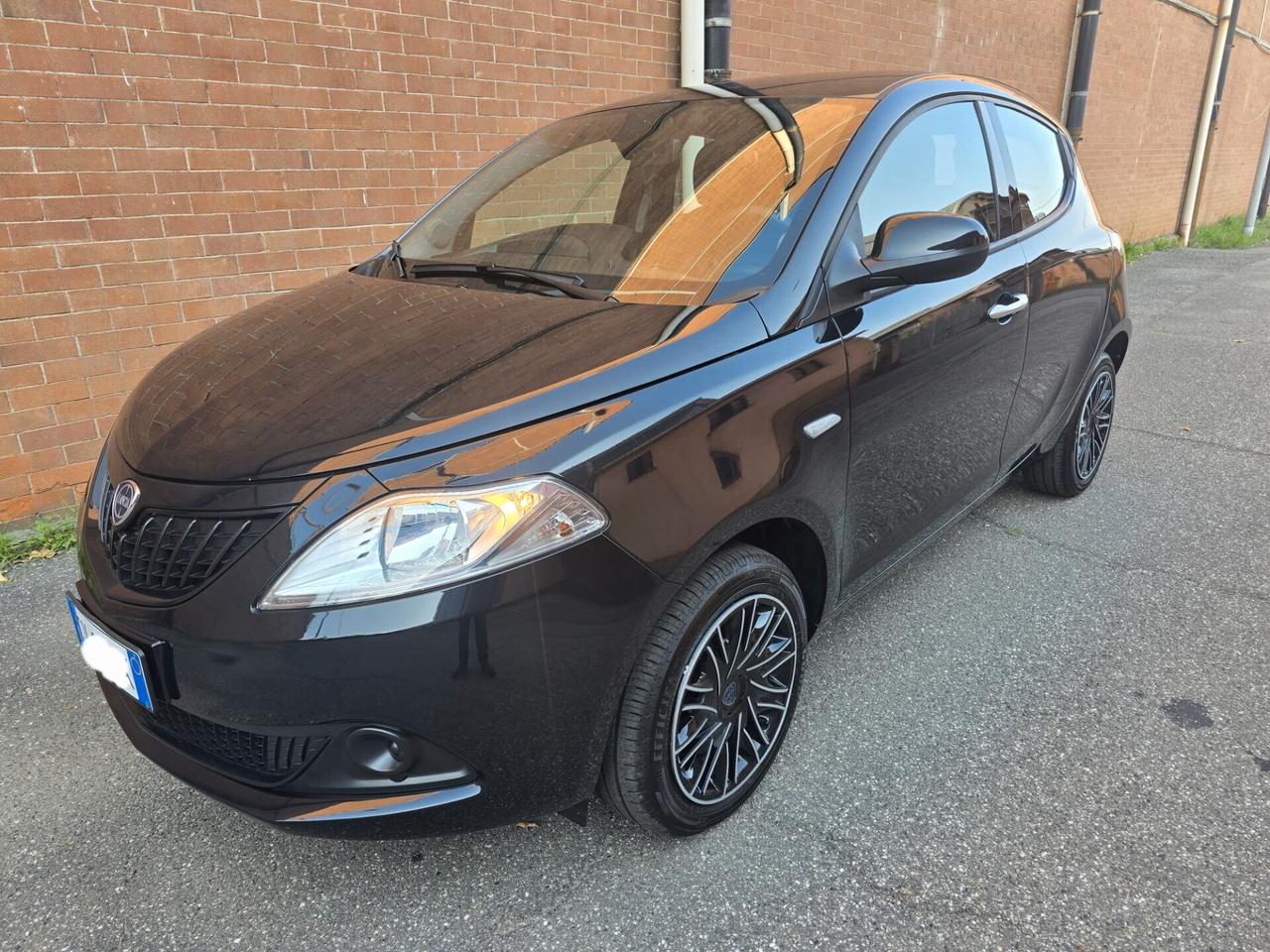 Lancia Ypsilon 1.0 FireFly 5 porte S&S Hybrid Oro