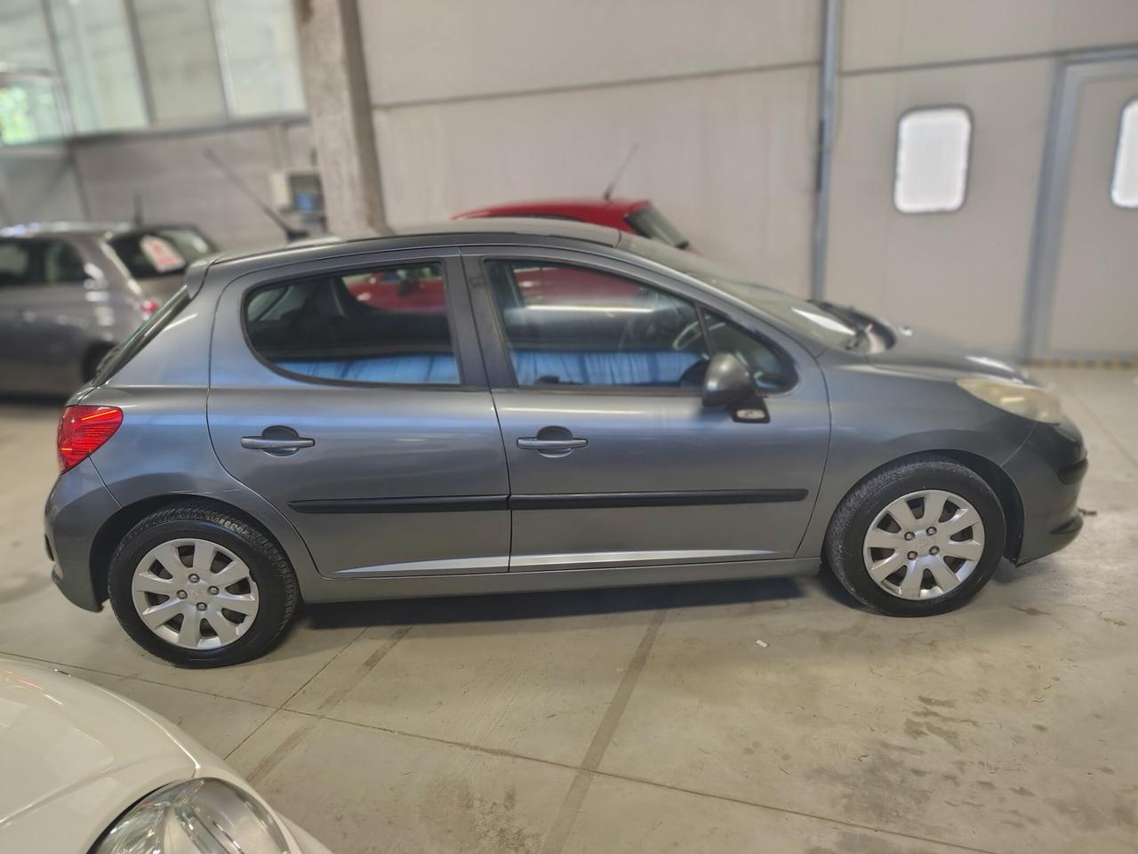 Peugeot 207 1.4 GPL - Ideale per risparmiare – Pronta all'uso