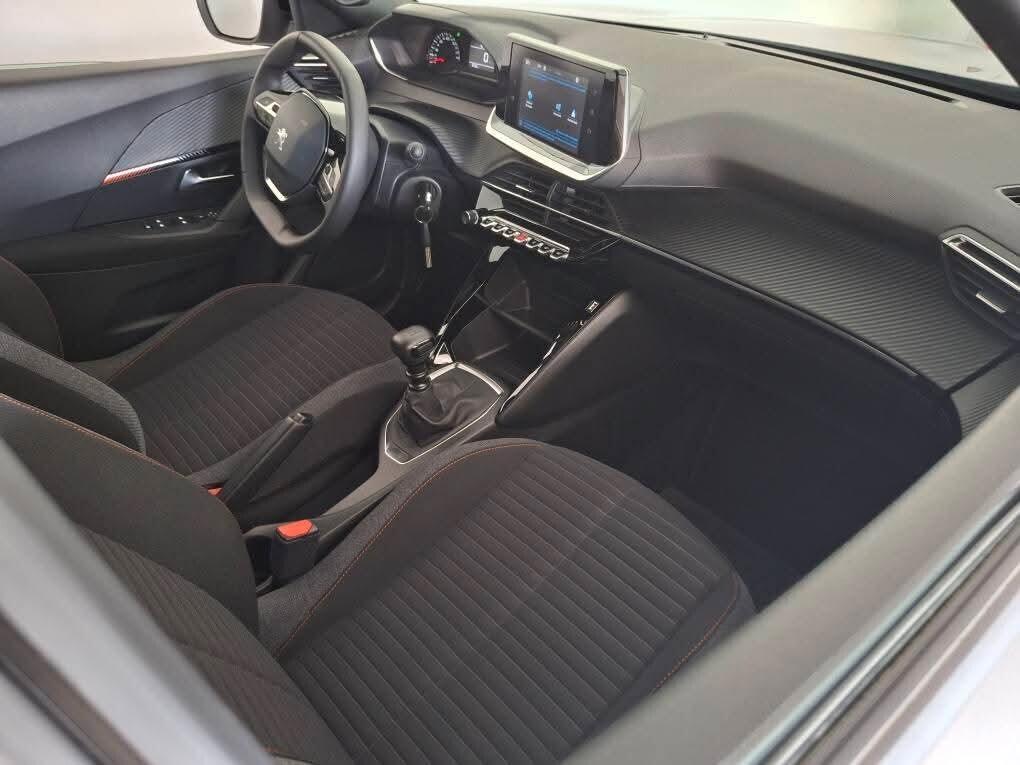 Peugeot 2008 PureTech 100 S&S Allure 7.000km