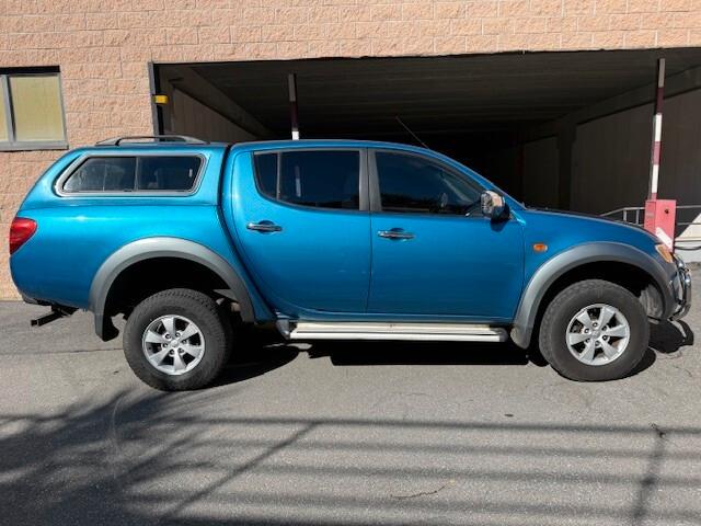 Mitsubishi L200 2.5 DI-D Doppia Cabina Automatica/Gancio traino