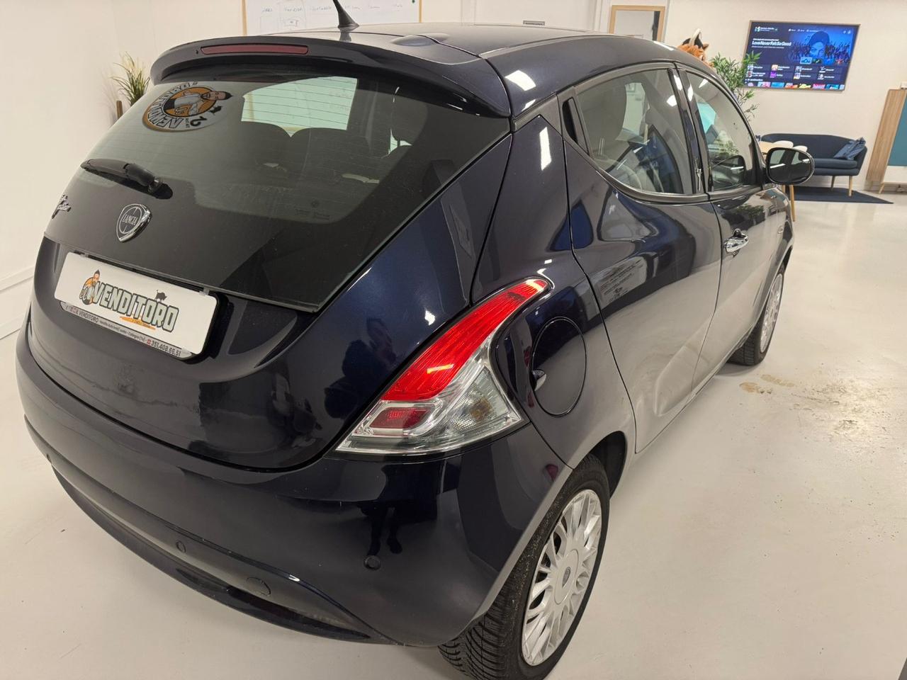 LANCIA Ypsilon 1.2 69 CV 5p. Silver