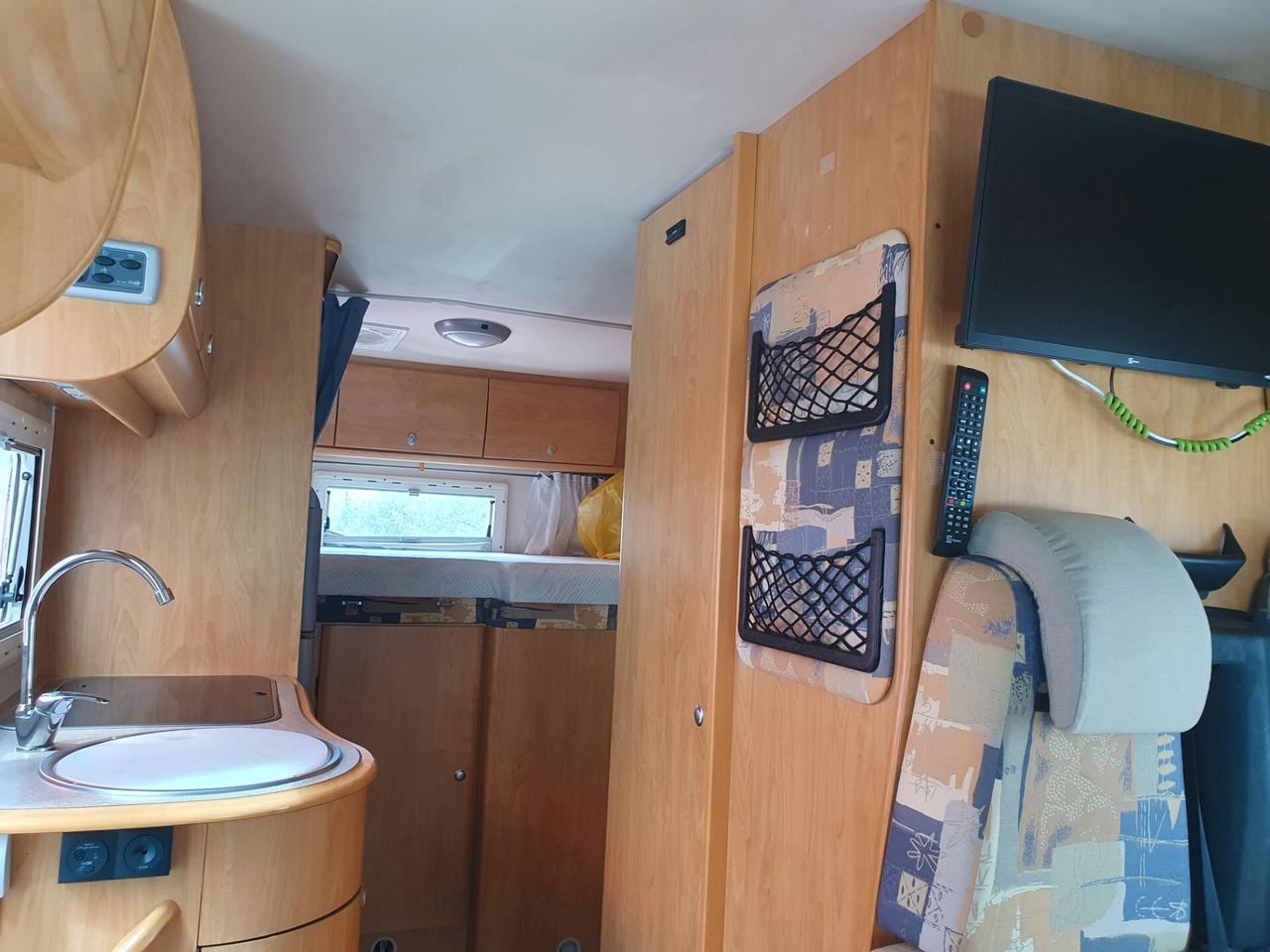 Camper challenger semi integrale Ford transit 2003