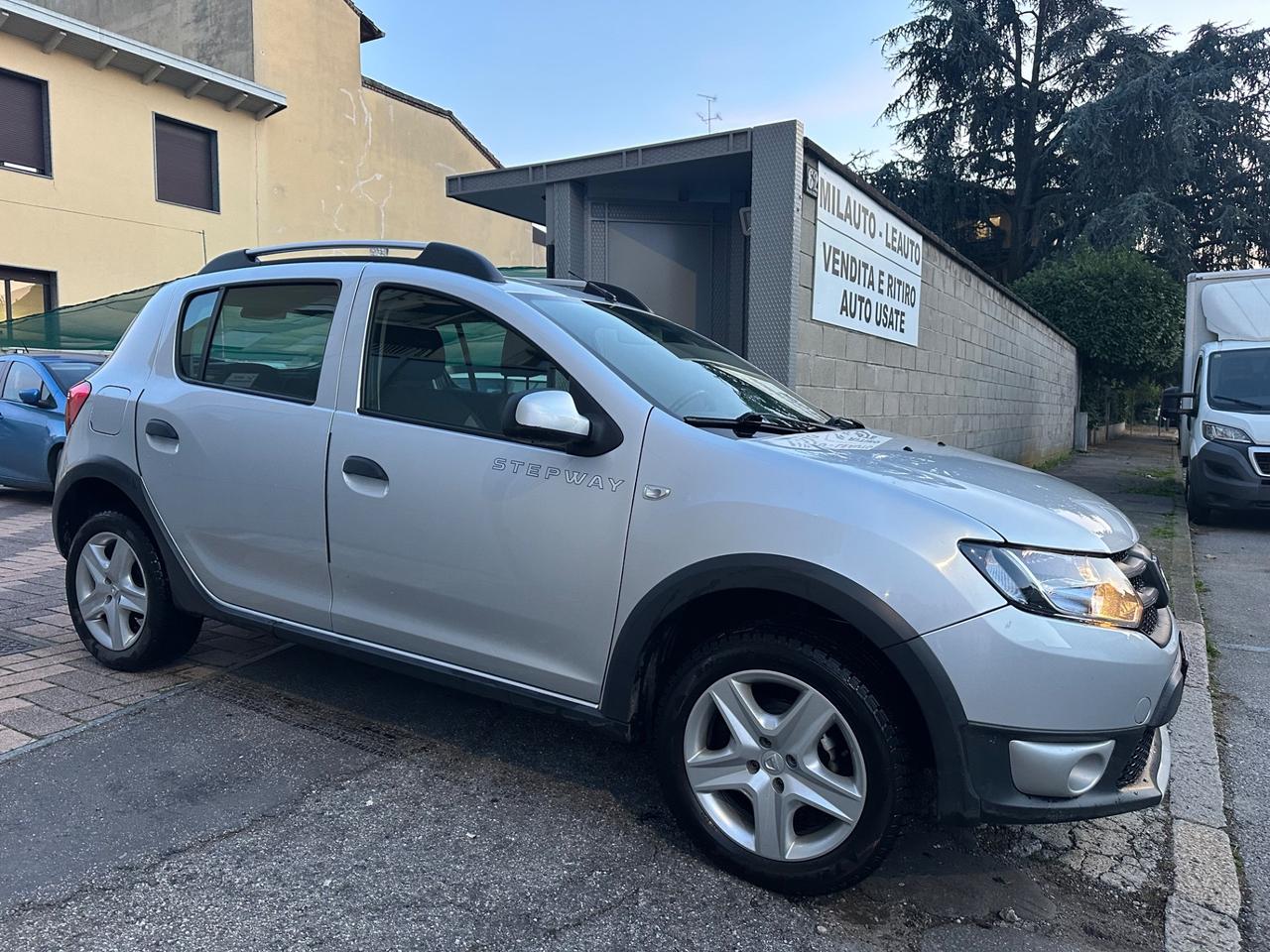 Dacia Sandero Stepway 900 TCe 90CV - ok neopatentati