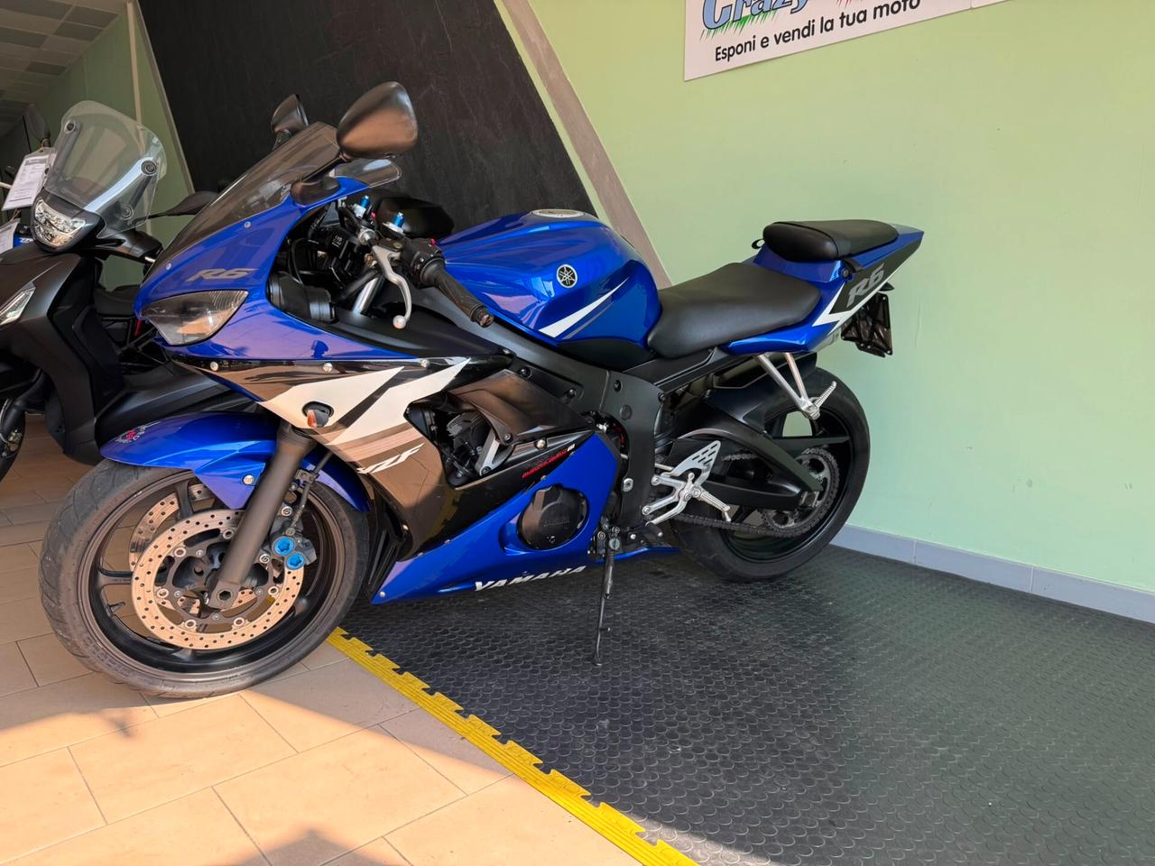 Yamaha YZF R6 * TUA A 87 EURO AL MESE CON FORMULA 50%