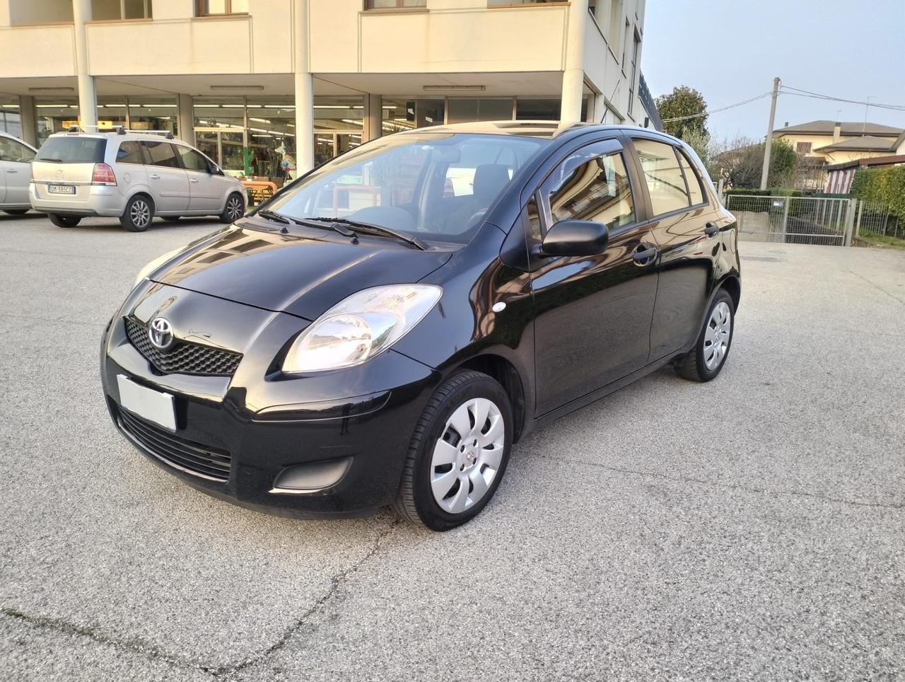 Toyota Yaris 1.0 5 porte Sol