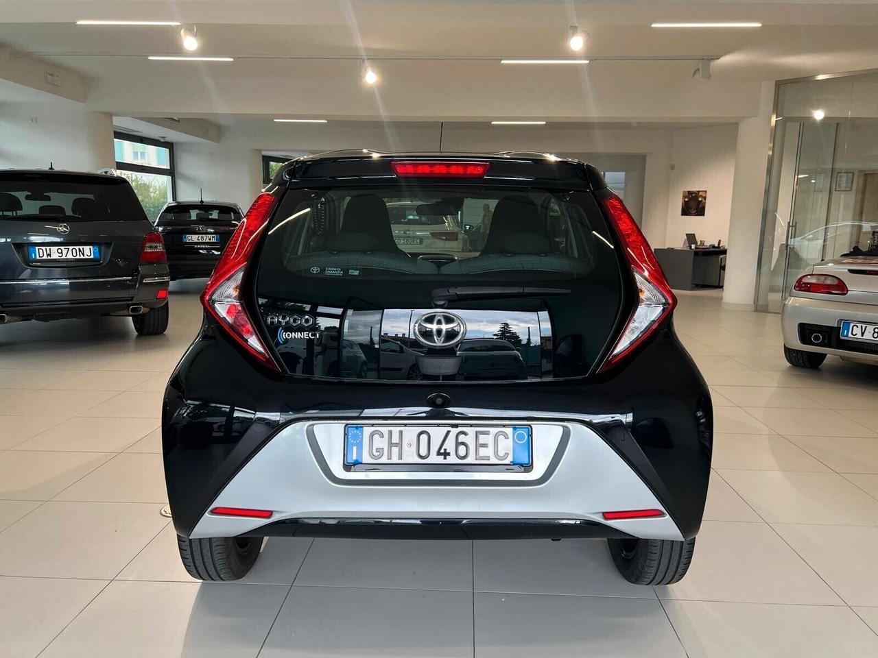 Toyota Aygo Connect 1.0 VVT-i 72 CV 5 porte x-play
