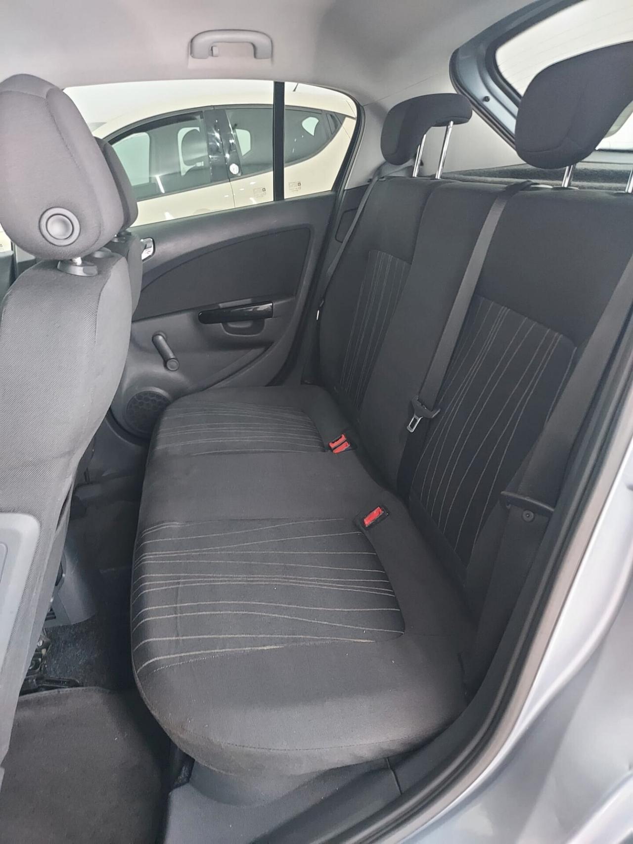 Opel Corsa 1.2 5 porte Easytronic 111 2010