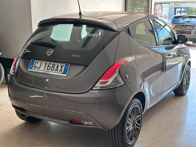 Lancia Ypsilon 1.0 Hybrid 2022 OK NEOPATENTATI