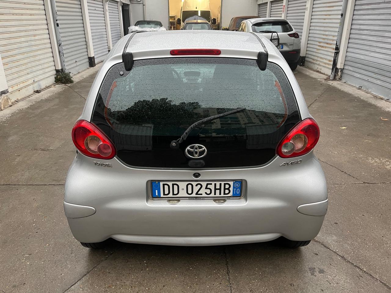 Toyota Aygo 1.0 12V VVT-i 5 porte Sol