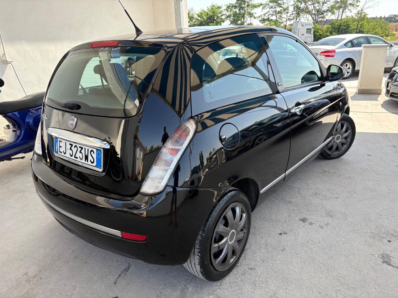 Lancia Ypsilon 1.2 69 CV Unyca