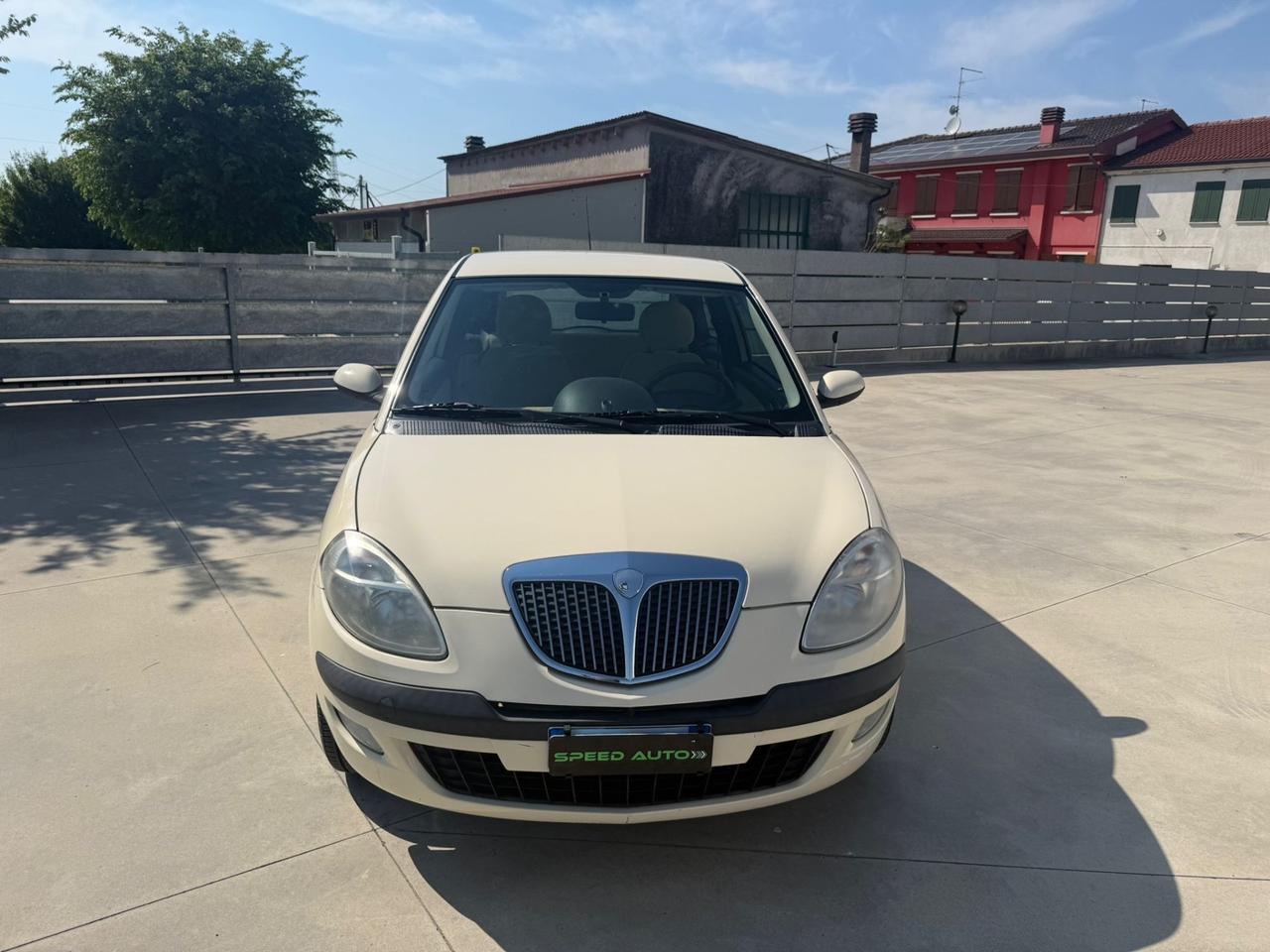 Lancia Ypsilon 1.2 16V Argento