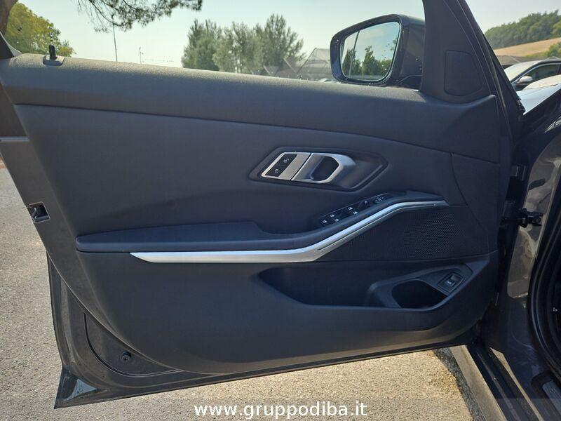 BMW Serie 3 G21 2019 Touring Diese 318d Touring Business Advantage auto