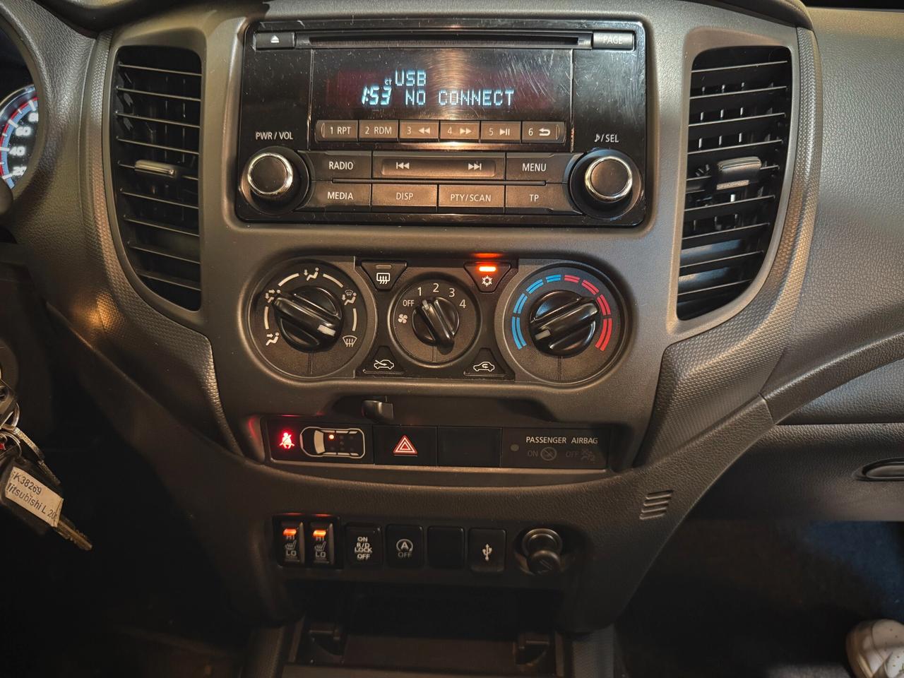 Mitsubishi L200 2.3D 150CV - Doppia cabina 4x4 - MANUALE