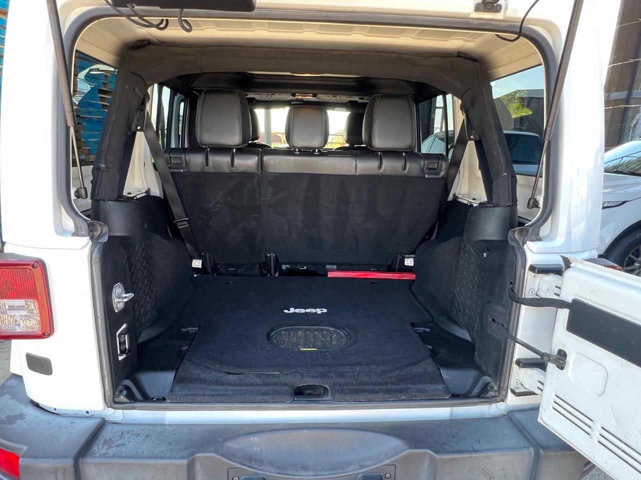 Jeep Wrangler Unlimited 2.8 crd Night Eagle