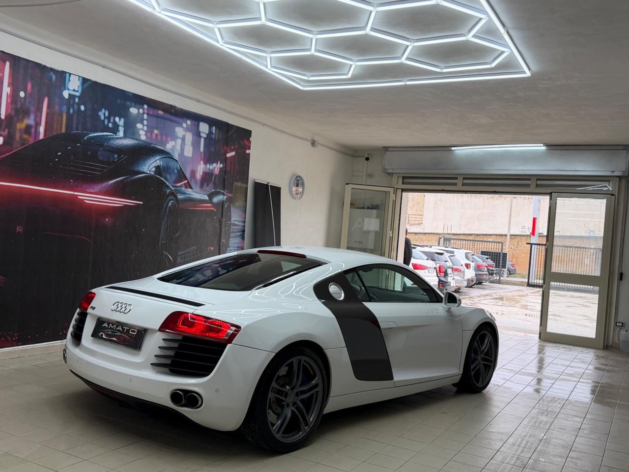 Audi R8 4.2 V8 FSI quattro R tronic