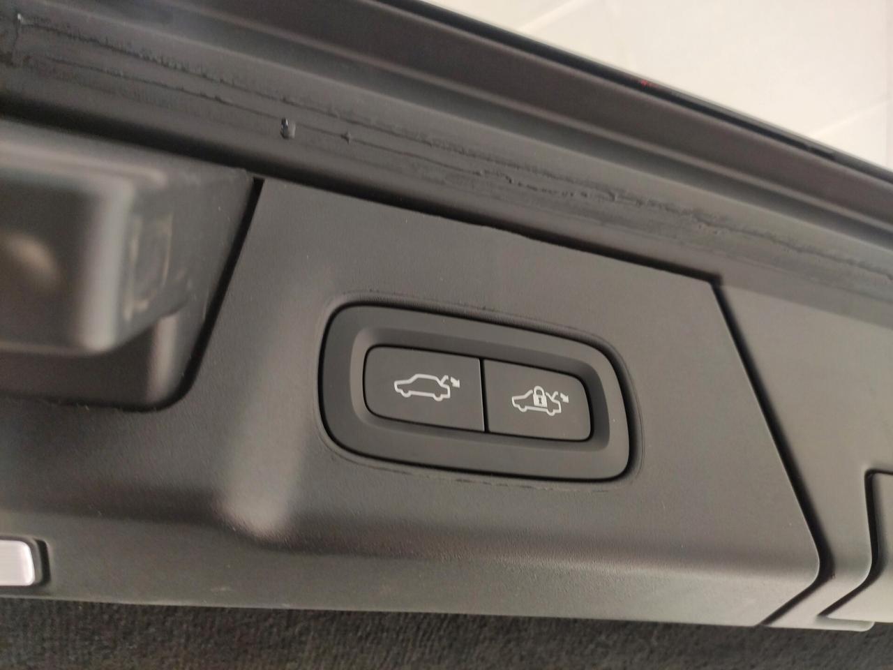 Volvo V90 B4 (d) automatico Ultimate Bright