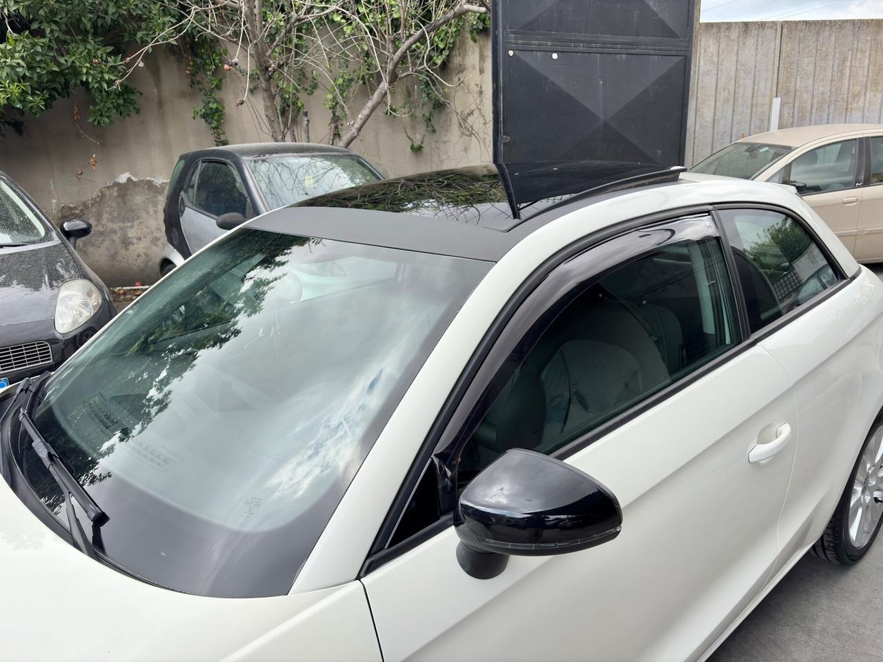 Audi A1 1.6 TDI 90cv TETTO NAVIGATORE