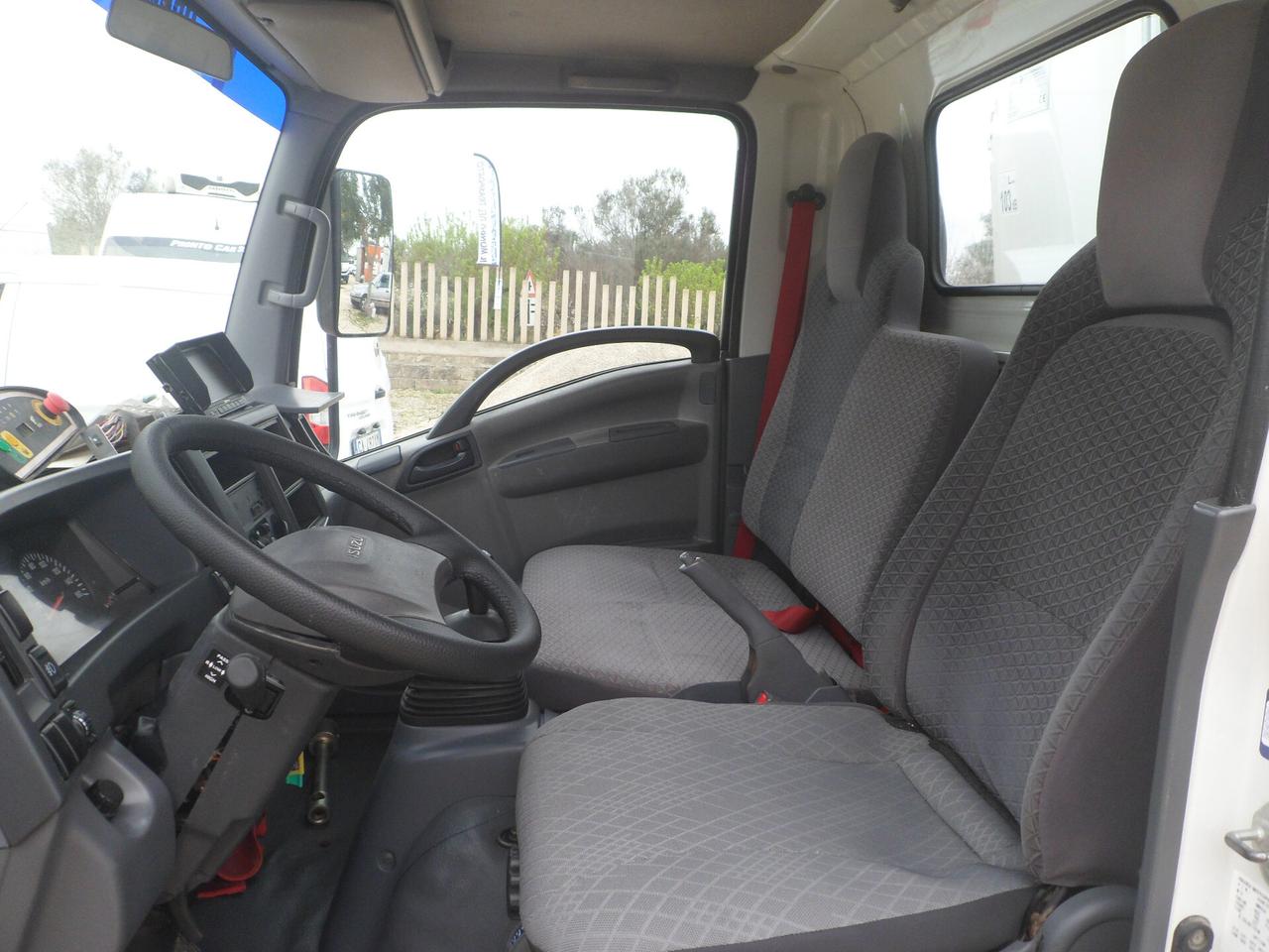 Isuzu M21 compattatore