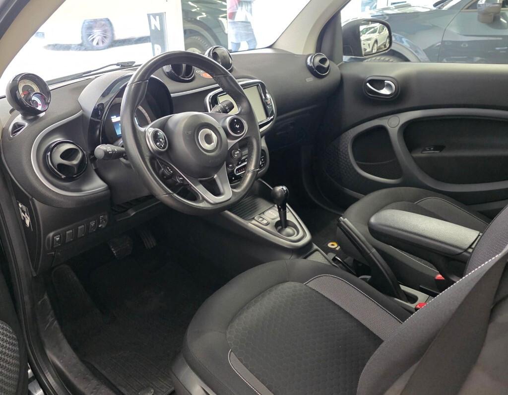 Smart ForTwo EQ elettrica cabrio Passion