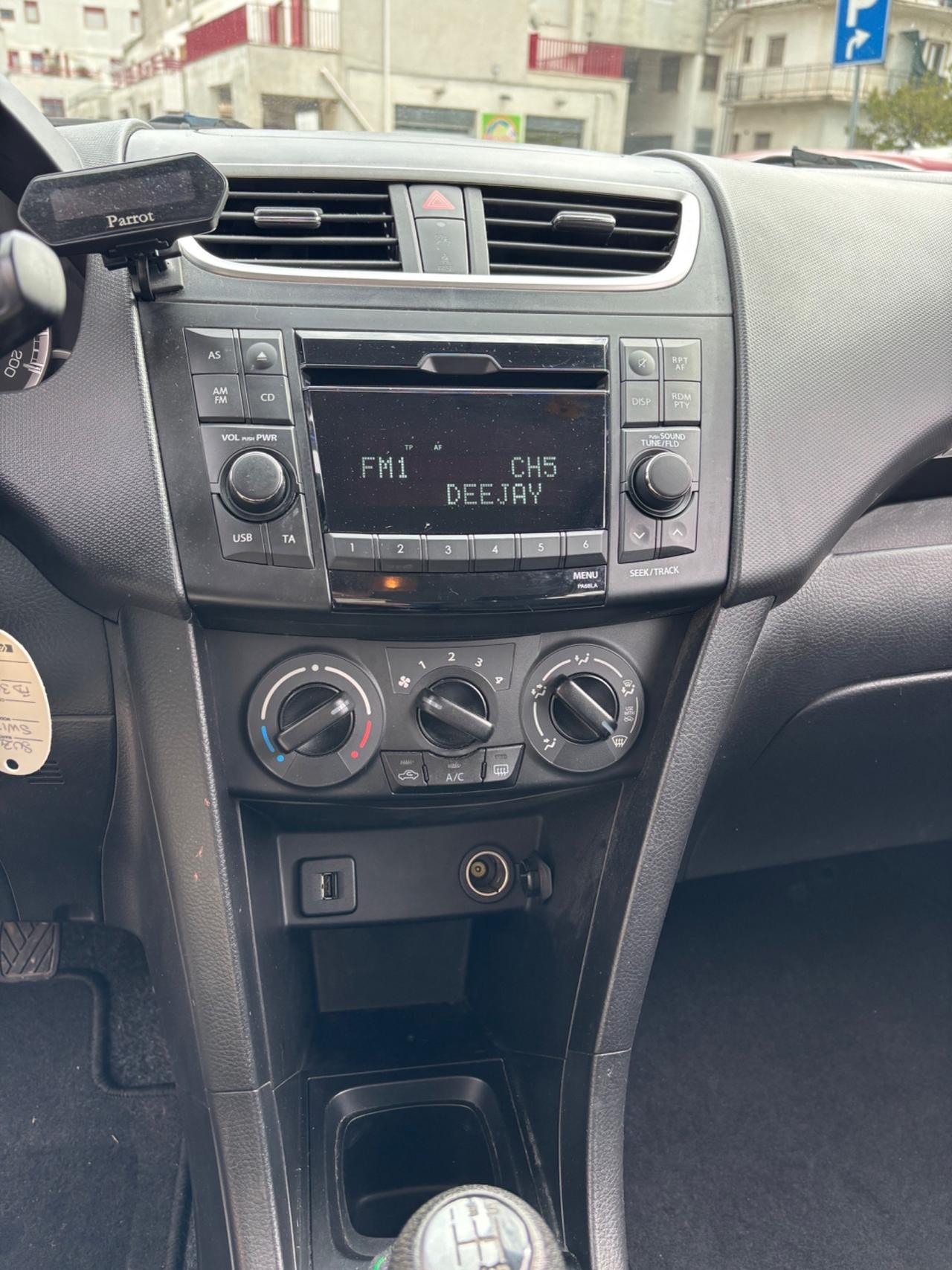 Suzuki Swift 1.3 DDiS 5 porte B-Cool Bi-Color