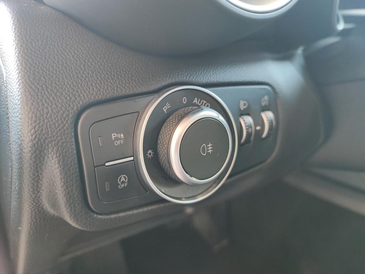 Alfa Romeo Giulia 2.2 Turbodiesel 136 CV AT8