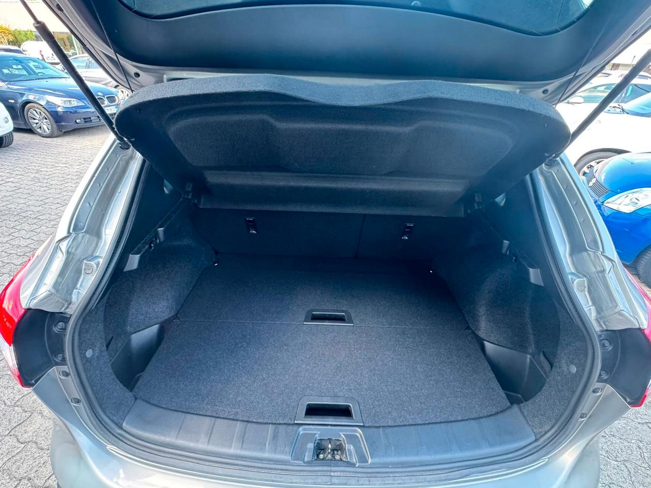 Nissan Qashqai 1.6 dCi 4WD BLACK EDITION