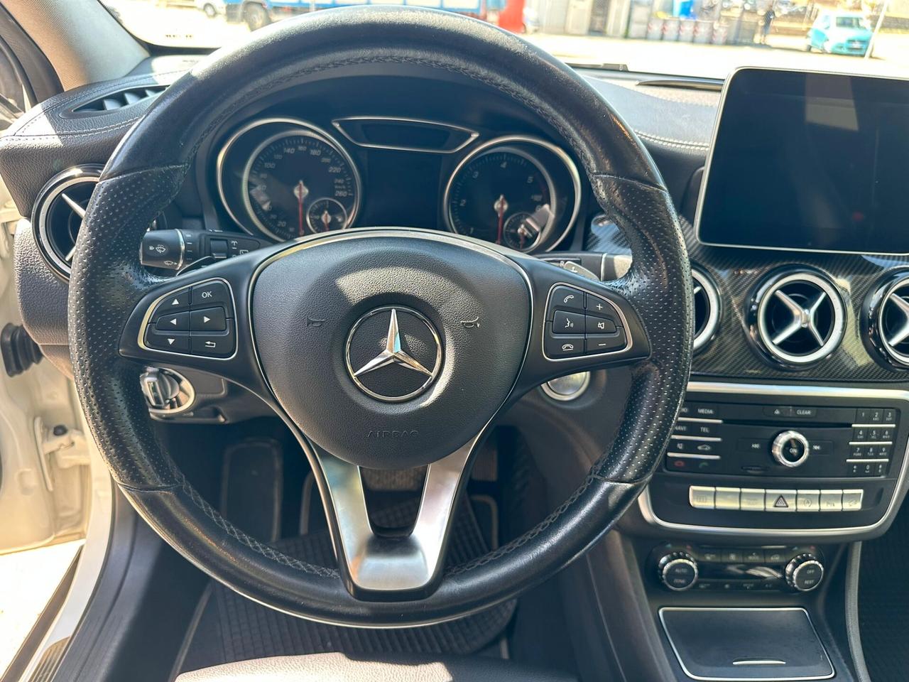Mercedes-Benz GLA 200 d Automatic 4Matic Premium AMG *EDITION* 11/2018