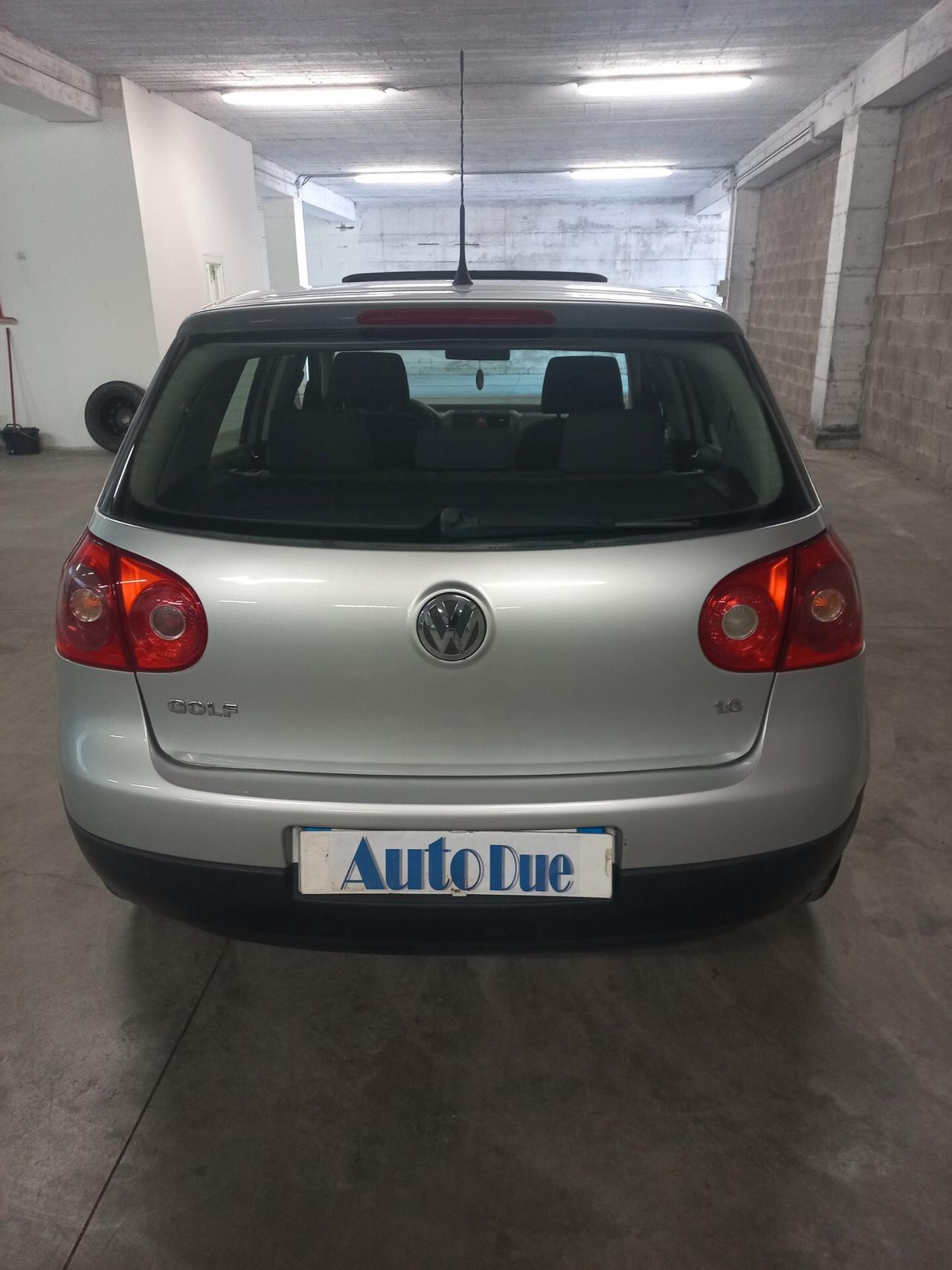 Volkswagen Golf 1.6 16V FSI 5p. Comfortline