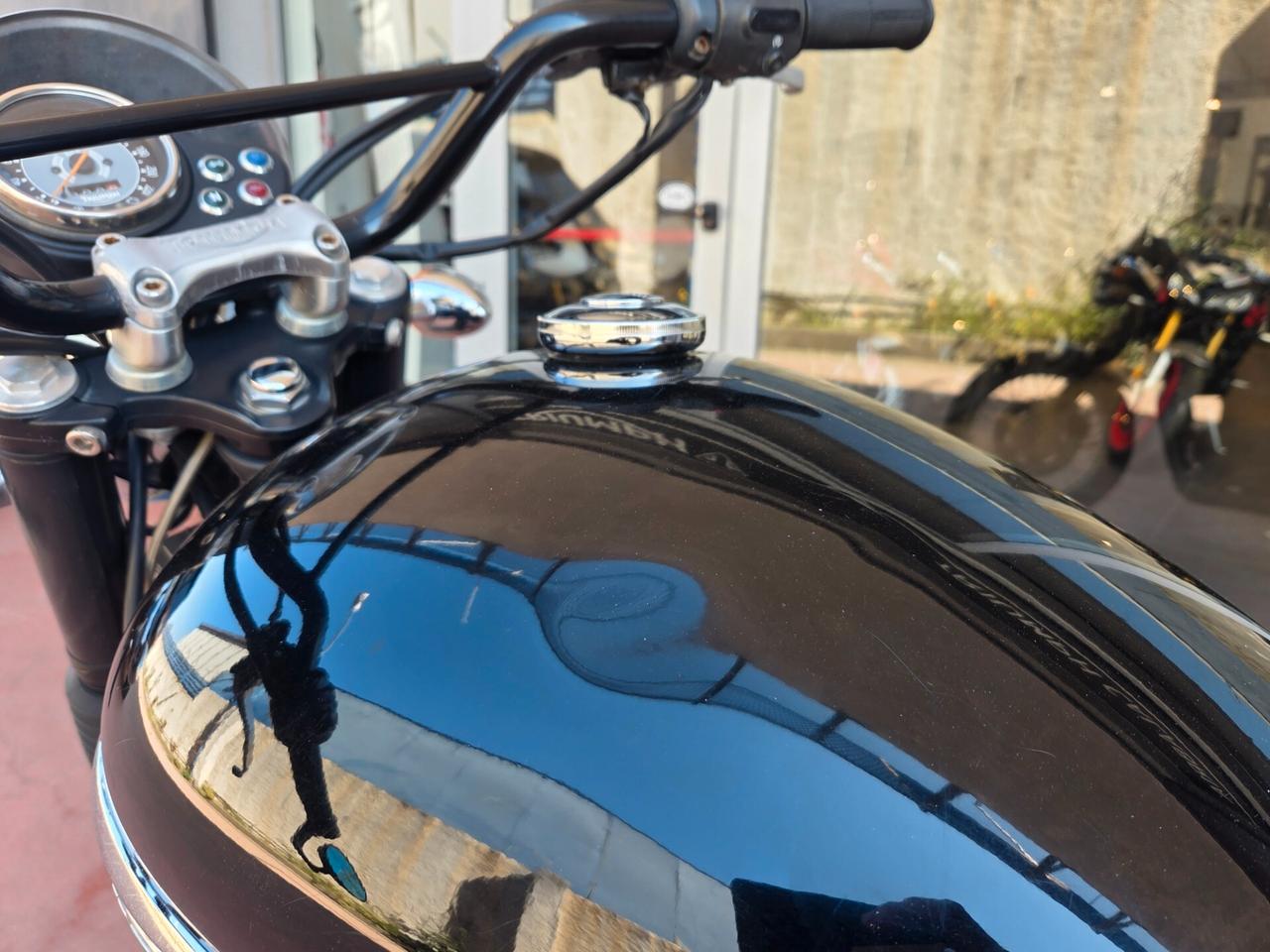 Triumph Bonneville T100