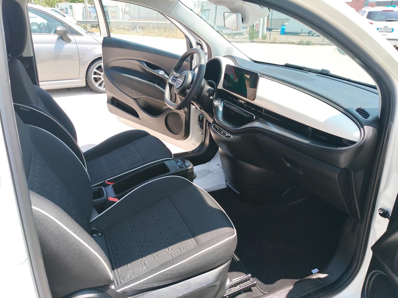 Fiat 500 500e Berlina 42 kWh Icon