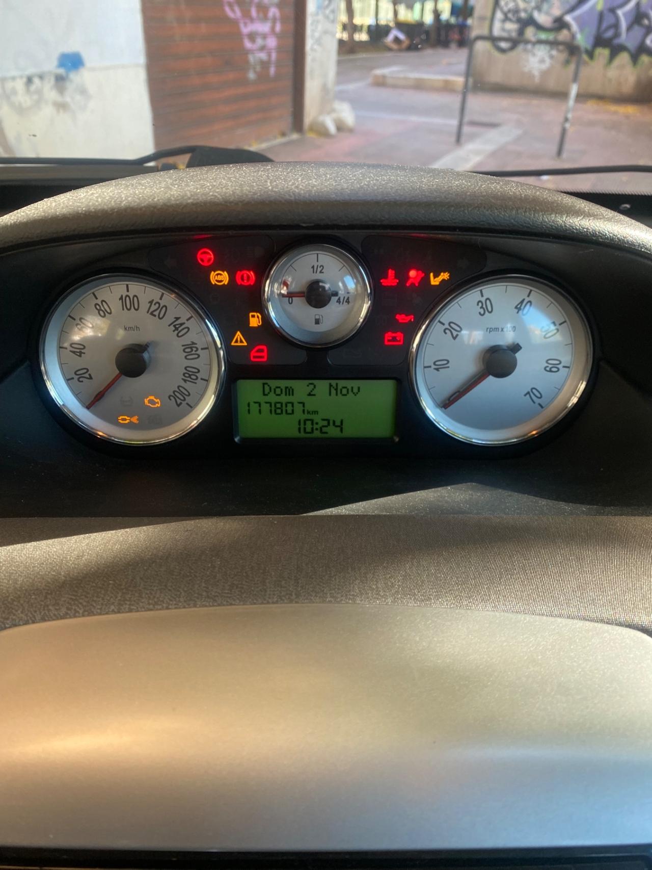 Lancia Ypsilon 1.3 MJT 75 CV Argento